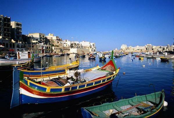 Contemporary, Luxury Apartment With Valletta And Harbour Views Слима Экстерьер фото