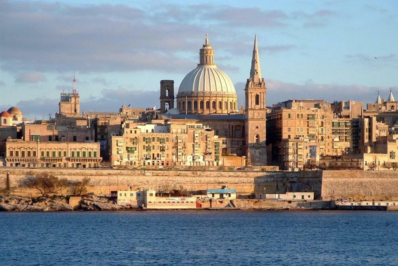 Contemporary, Luxury Apartment With Valletta And Harbour Views Слима Экстерьер фото