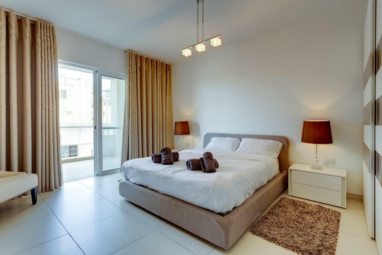 Contemporary, Luxury Apartment With Valletta And Harbour Views Слима Экстерьер фото